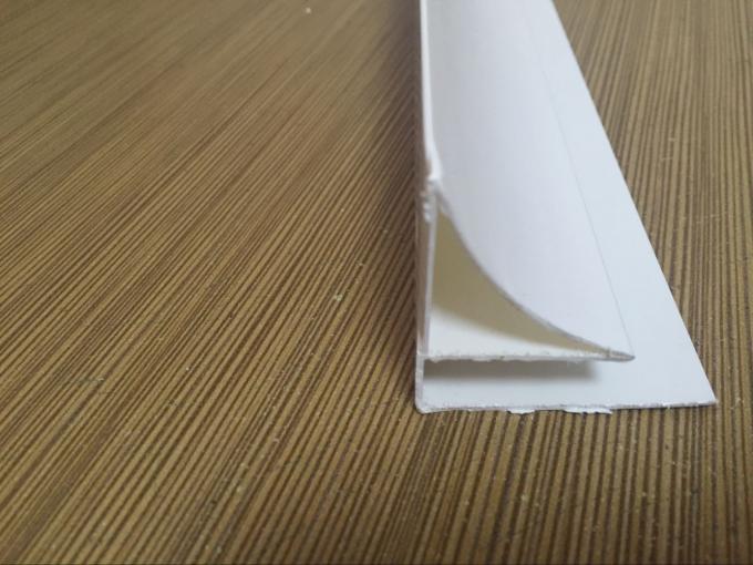 4CM Glossy Extruded Plastic Profiles Top Clip For Room Roof Garden Drainage Board